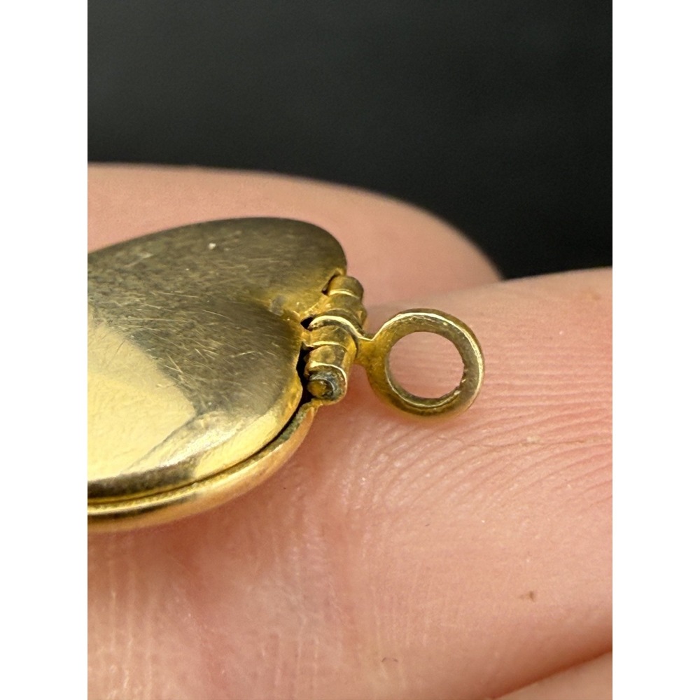 Vintage Gold Filled Heart Locket Engraved - Picture 4 of 9